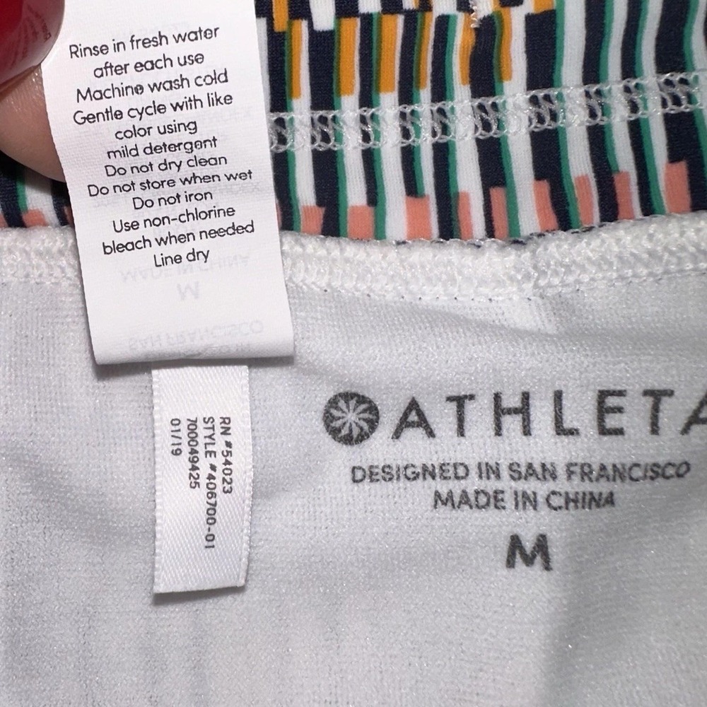 NWOT Athleta Ribbed Active Running Shorts Drawstring Lined Pockets Women's M $60 - Picture 3 of 9